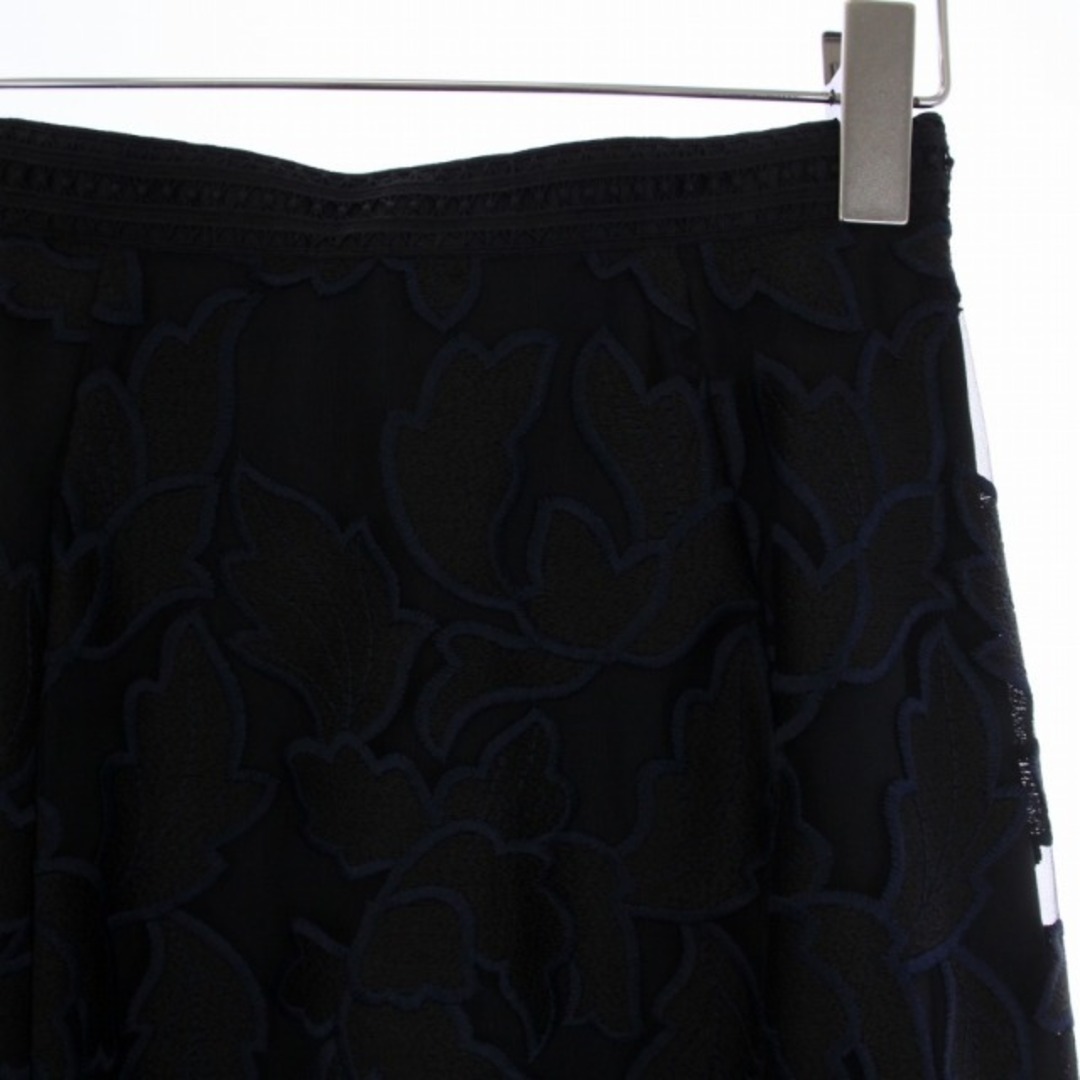 ANAYI(アナイ)のアナイ フレアスカート ロング レース 刺繍 36 S 黒 紺 レディースのスカート(ロングスカート)の商品写真