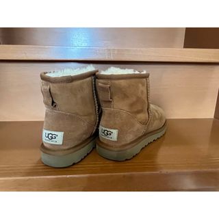 UGG アグ クラシックミニ ムートンブーツ 22cm チェスナットアグクラシックミニ