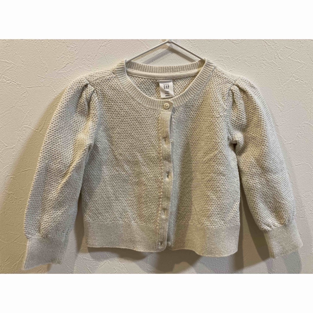 GAP(ギャップ)のbabygap カーディガン（白ラメ、90） キッズ/ベビー/マタニティのキッズ服女の子用(90cm~)(カーディガン)の商品写真