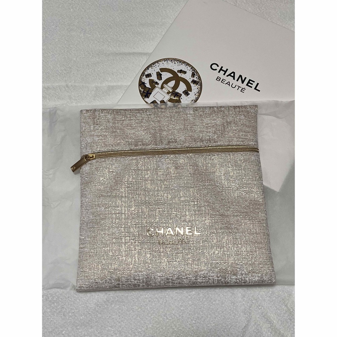 CHANEL シャネル 2023ホリデーイベント ポーチ　ノベルティ エンタメ/ホビーのコレクション(ノベルティグッズ)の商品写真