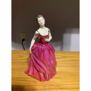 ロイヤルドルトン(Royal Doulton)のロイヤルドルトン INNOCENCE 貴婦人 フィギュリン 飾物(置物)