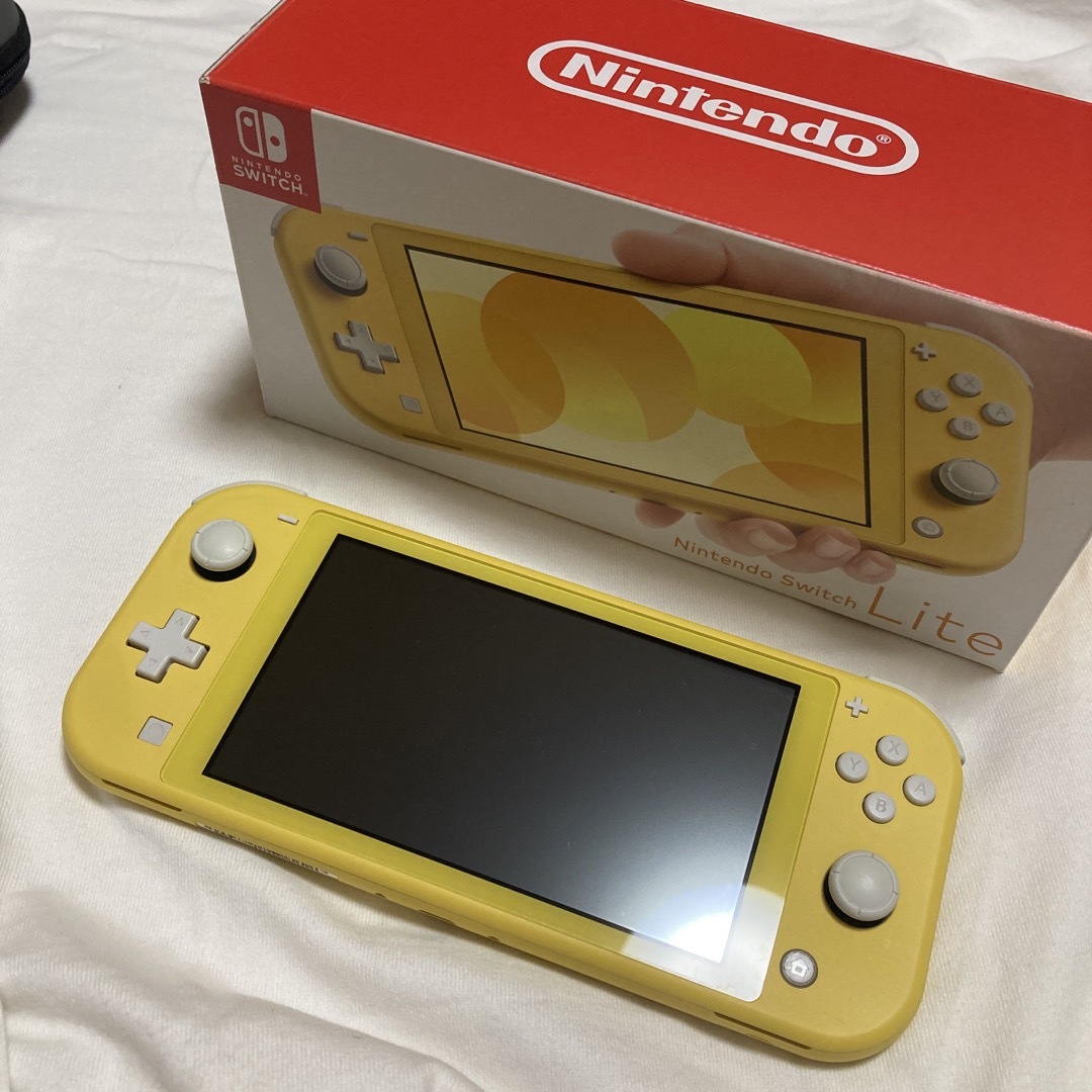 Nintendo Switch(ニンテンドースイッチ)のNintendo Switch Lite イエロー エンタメ/ホビーのゲームソフト/ゲーム機本体(家庭用ゲーム機本体)の商品写真