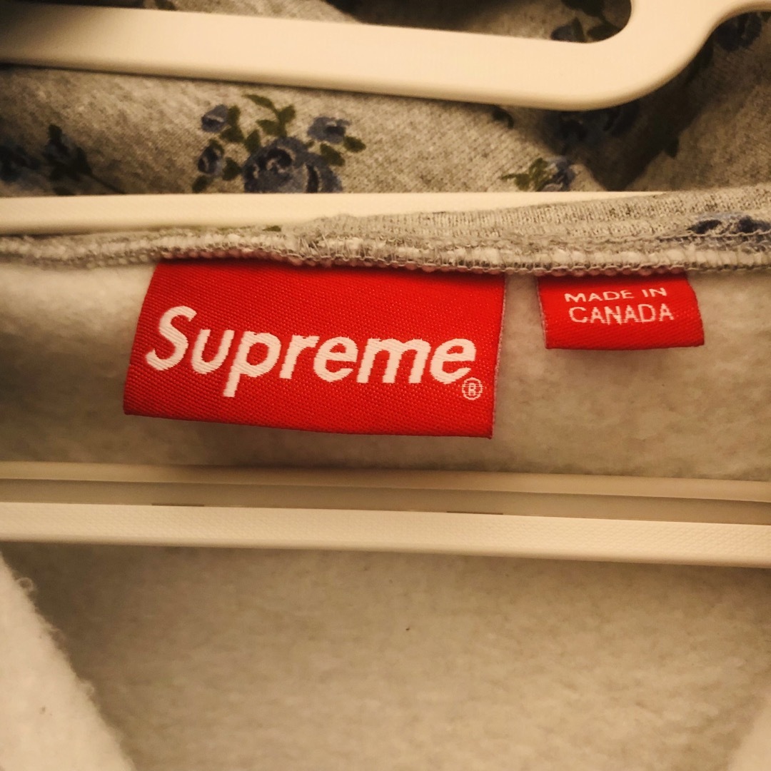 Supreme(シュプリーム)のSUPREME small box zip up hooded flowers メンズのトップス(パーカー)の商品写真