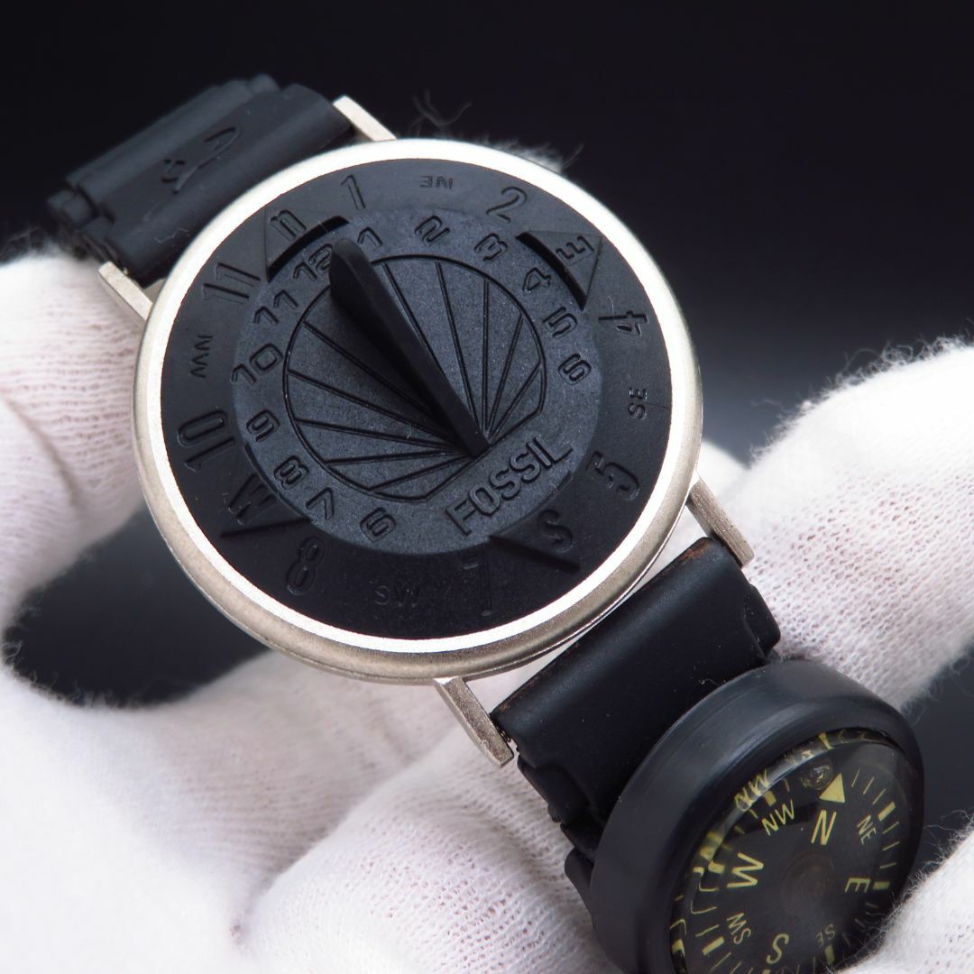 FOSSIL(フォッシル)のFOSSIL SUNDIAL 日時計 サンダイアル ブラック メンズの時計(腕時計(アナログ))の商品写真