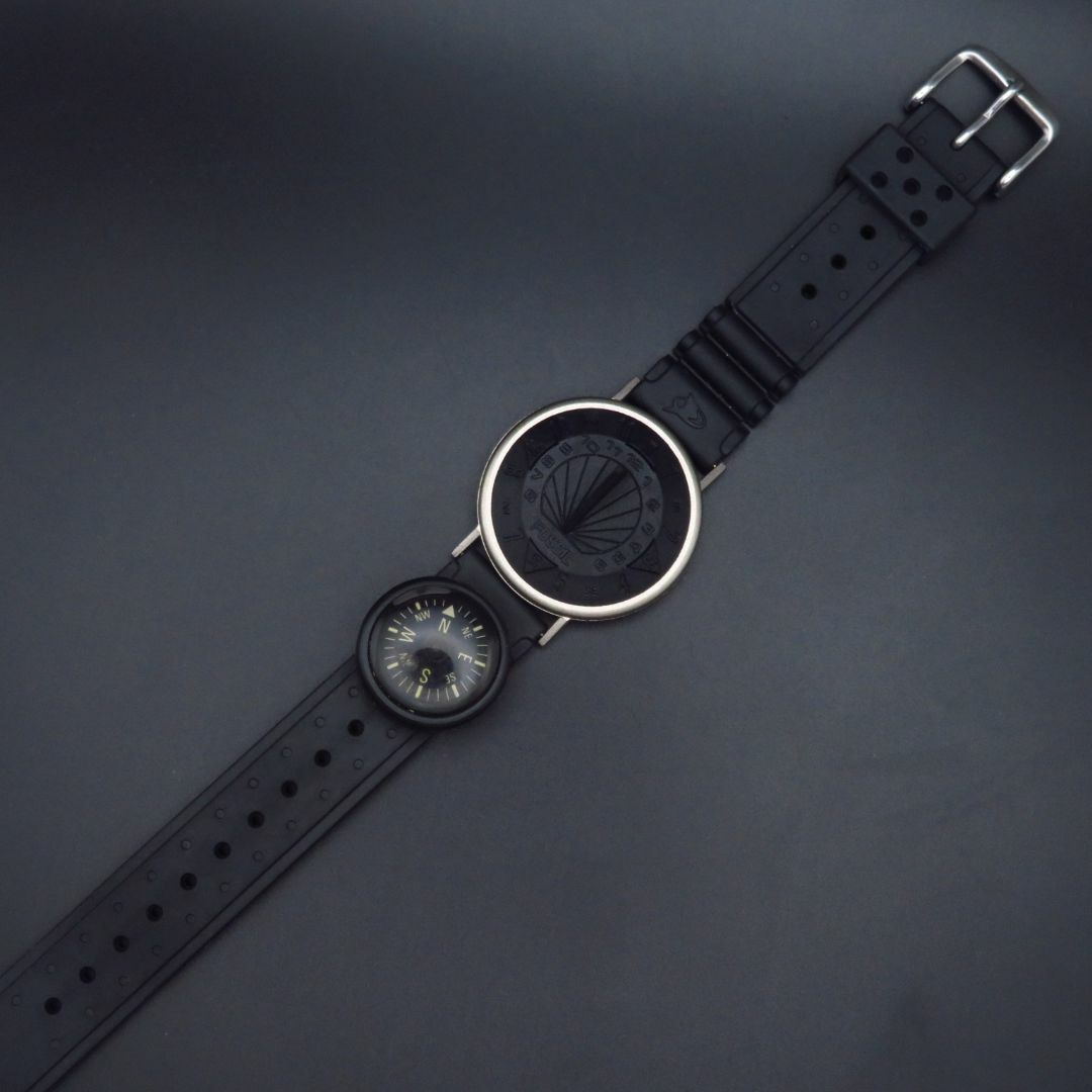 FOSSIL - FOSSIL SUNDIAL 日時計 サンダイアル ブラックの通販