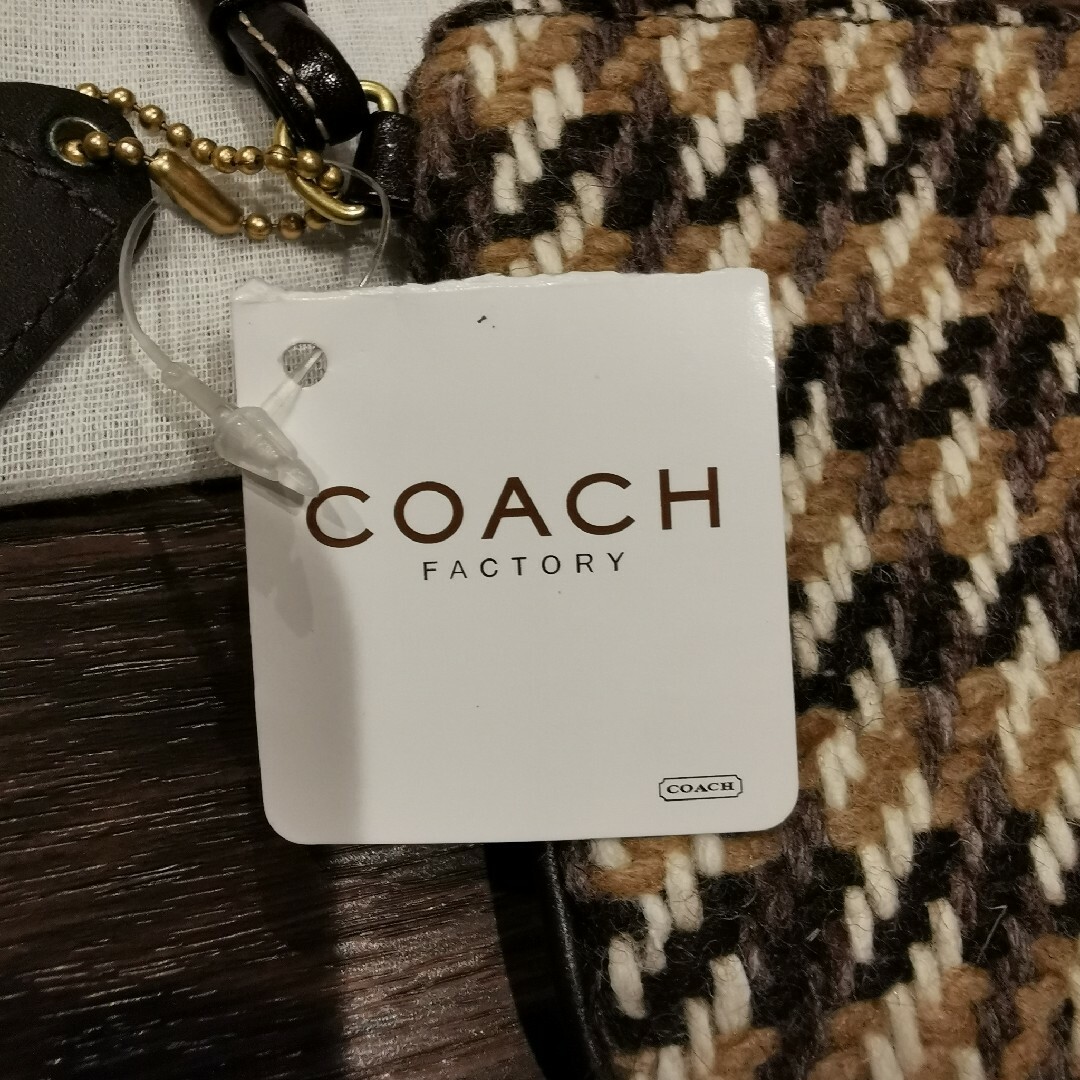 COACH(コーチ)のCOACH　コーチ　リストレット　ポーチ　ウォレット　小物入れ 小銭入れ　カード レディースのファッション小物(コインケース)の商品写真