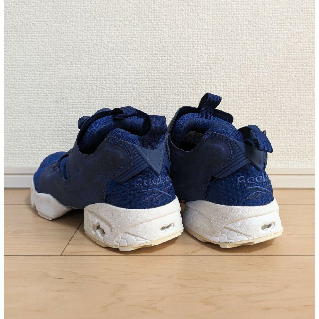 Reebok(リーボック)の24 美品 Reebok INSTAPUMP FURY TECH OG 青 白 レディースの靴/シューズ(スニーカー)の商品写真
