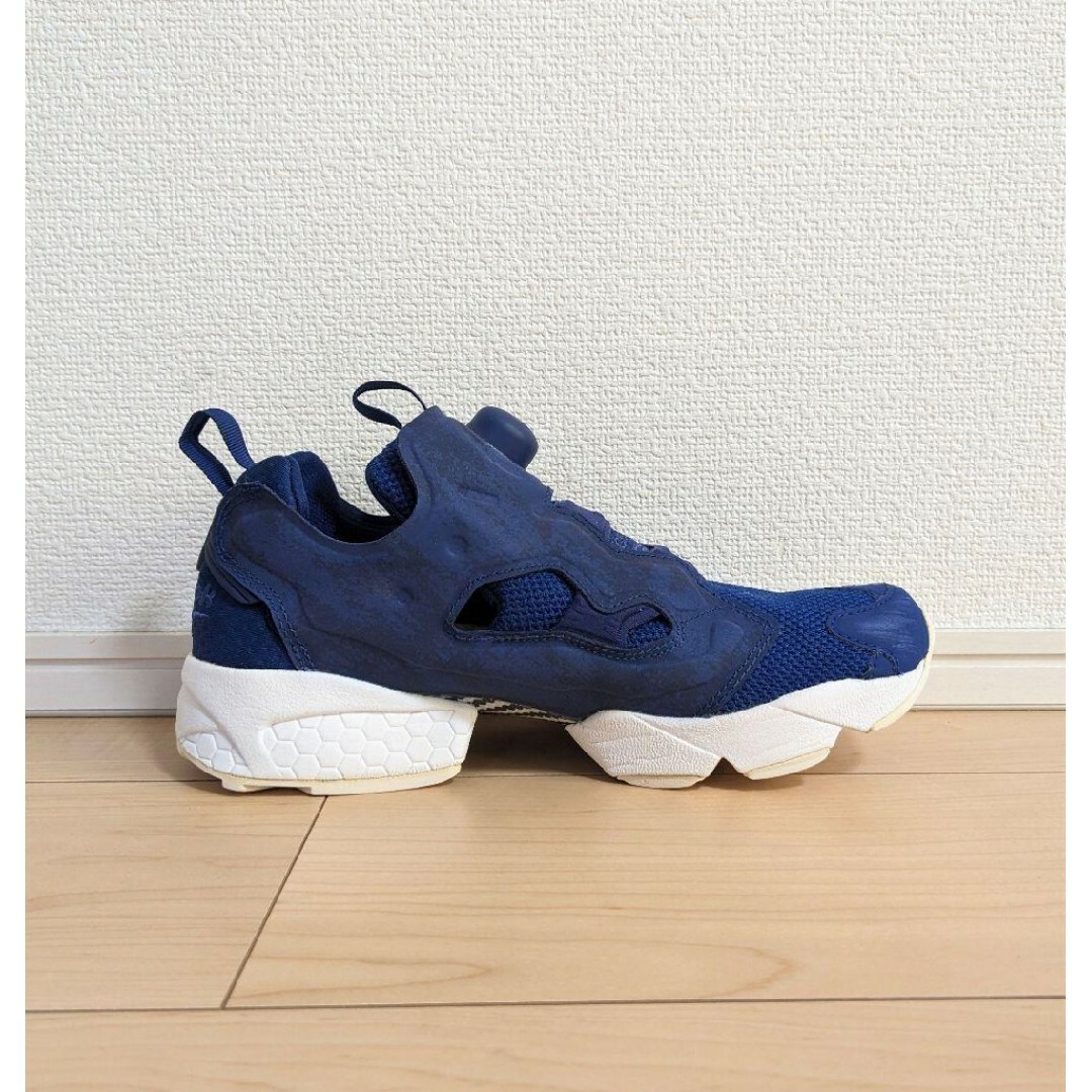 Reebok(リーボック)の24 美品 Reebok INSTAPUMP FURY TECH OG 青 白 レディースの靴/シューズ(スニーカー)の商品写真