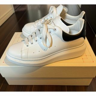 【新品未使用】 ALEXANDER McQUEEN アレキサンダー マックイーン OVERSIZED SNEAKER オーバーサイズドスニーカー シューズ レザー 553680WHGP5 【41H（約27.5cm）/BLACK/BLACK】