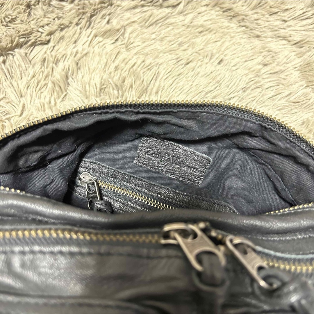 Zadig&Voltaire(ザディグエヴォルテール)の【ほぼ新品】Zadig&Voltaire  ショルダーバッグ　黒　ビンテージ加工 レディースのバッグ(ショルダーバッグ)の商品写真