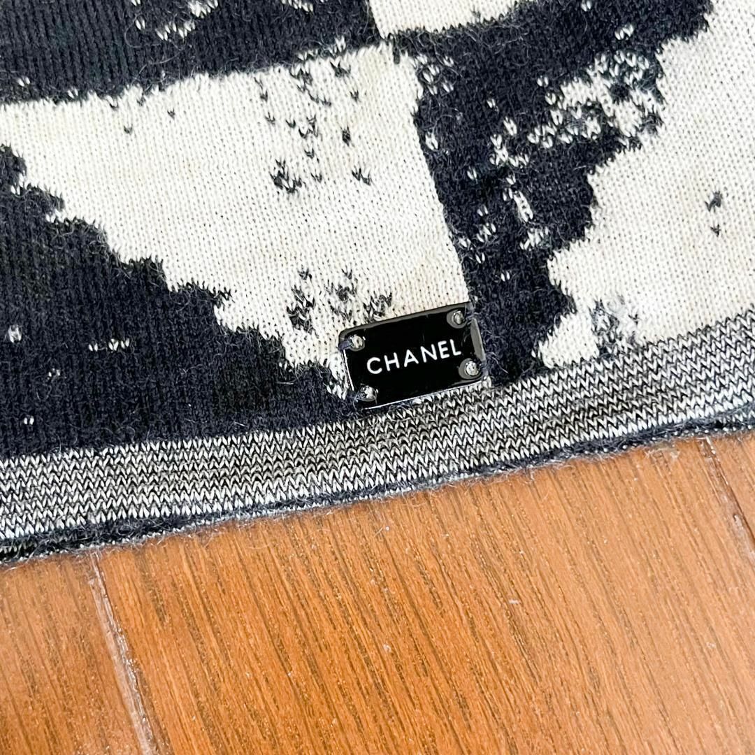 CHANEL シャネル　ニット　セーター　ベスト　ホワイト　ブラック　黒　白