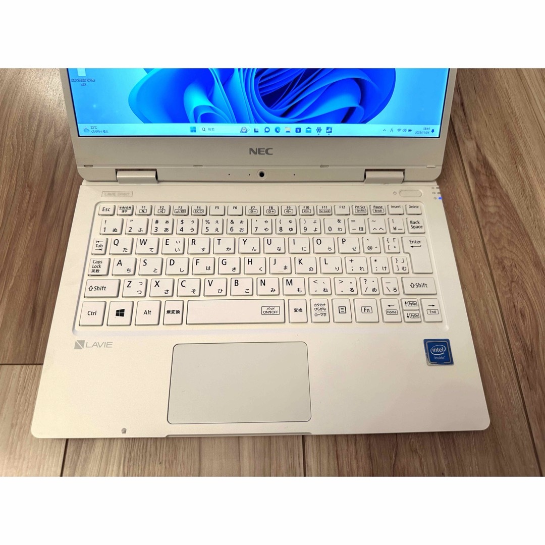 NEC(エヌイーシー)の薄型軽量NEC PC-GN15C79GD/Celeron/4GB/新品256GB スマホ/家電/カメラのPC/タブレット(ノートPC)の商品写真