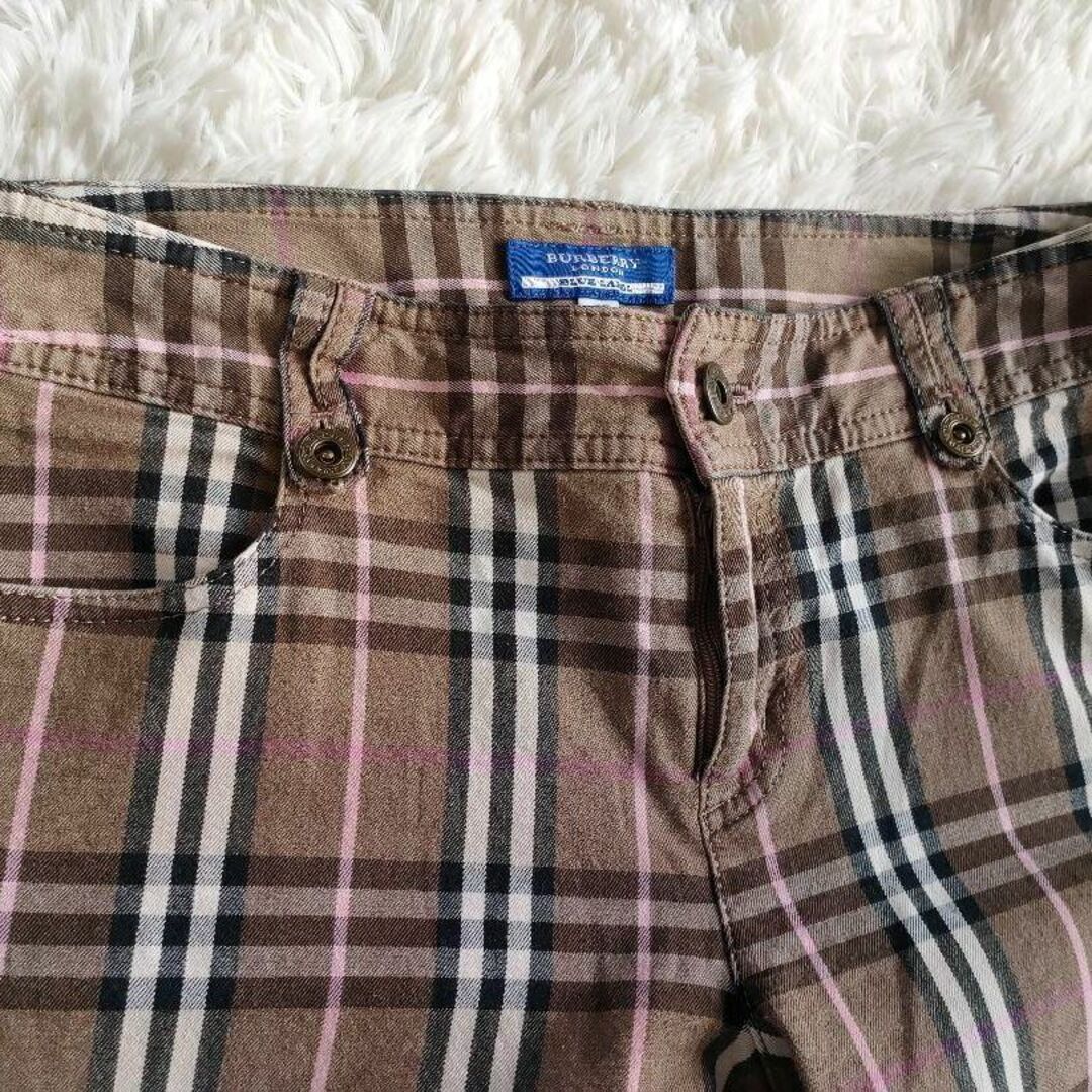 BURBERRY　七分丈　パンツ　チェック　ロゴ入り　38サイズ レディースのパンツ(クロップドパンツ)の商品写真