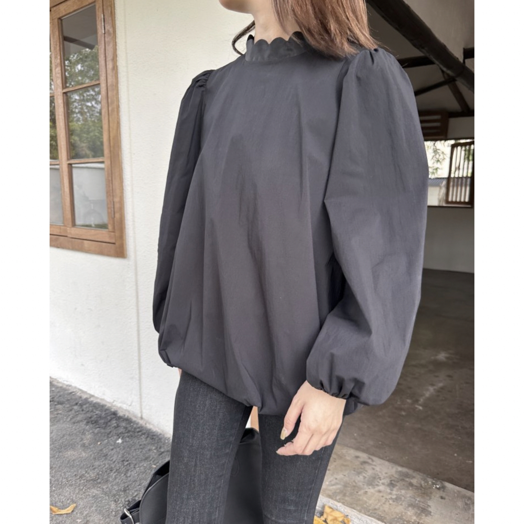 BIRTHDAY BASH(バースデーバッシュ)のバースデーバッシュ　STAND SCALLOPED COLLAR TOPS 完売 レディースのトップス(シャツ/ブラウス(長袖/七分))の商品写真