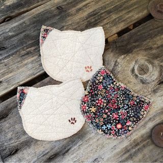 C13. 猫足刺繍コースター　3枚セット(キッチン小物)