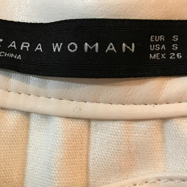 ZARA(ザラ)のZara フェイクレザープリーツスカート レディースのスカート(ひざ丈スカート)の商品写真