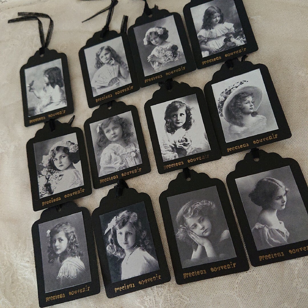 アンティーク少女黒タグ ハンドメイドの文具/ステーショナリー(カード/レター/ラッピング)の商品写真
