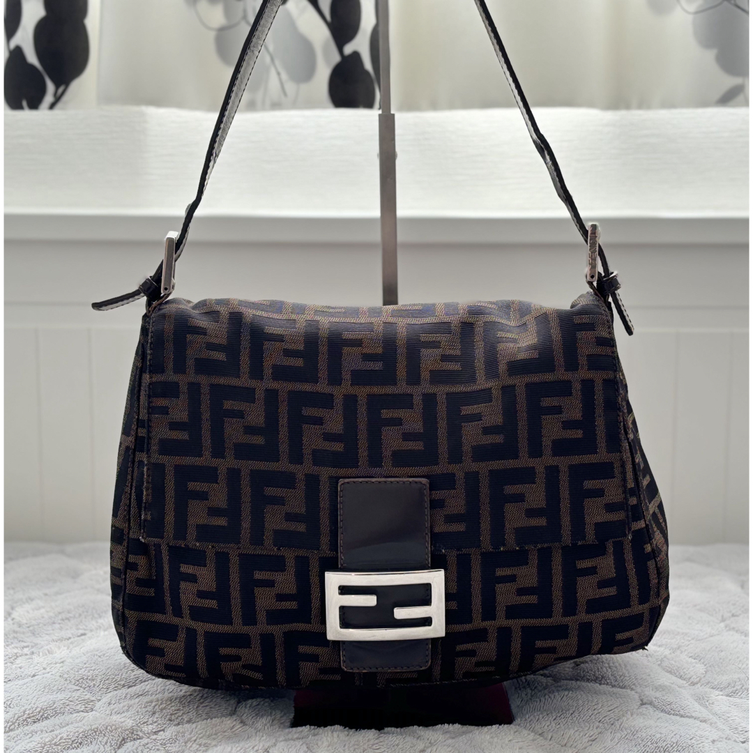 FENDI(フェンディ)の☆FENDI☆フェンディ/ズッカ/マンマバッグ/ハンドバッグ/ショルダーバッグ レディースのバッグ(ショルダーバッグ)の商品写真