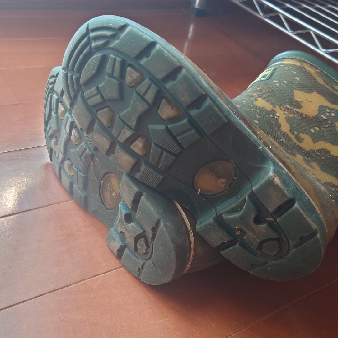 OshKosh(オシュコシュ)の長靴・迷彩柄・19センチ・オシュコシュ キッズ/ベビー/マタニティのキッズ靴/シューズ(15cm~)(長靴/レインシューズ)の商品写真