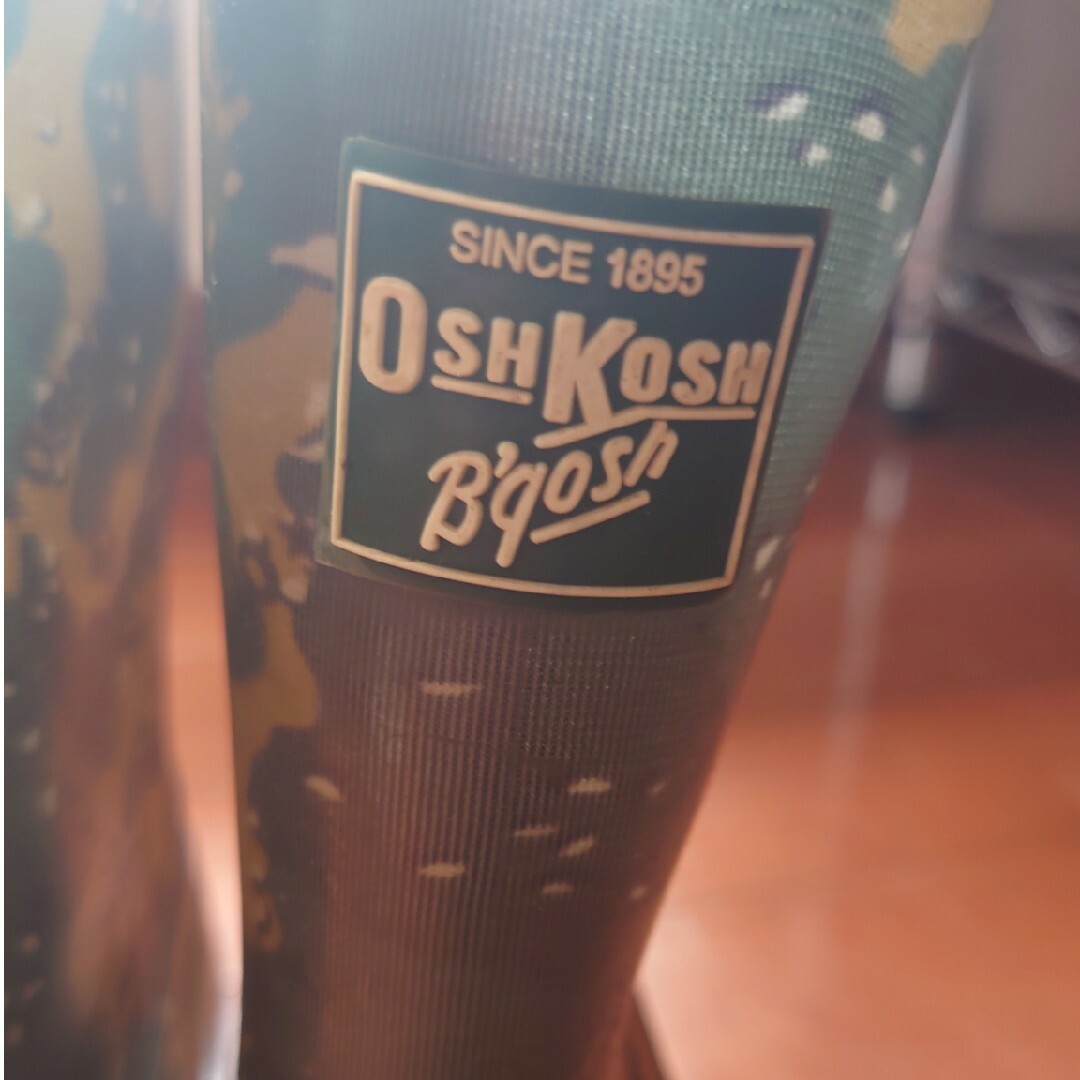 OshKosh(オシュコシュ)の長靴・迷彩柄・19センチ・オシュコシュ キッズ/ベビー/マタニティのキッズ靴/シューズ(15cm~)(長靴/レインシューズ)の商品写真