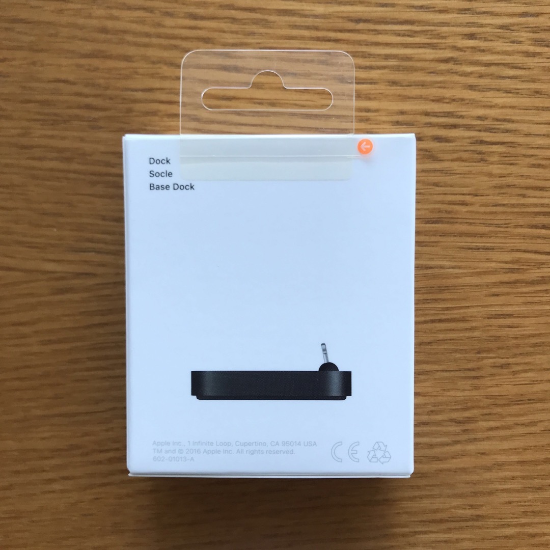 Apple(アップル)のApple Japan(同) iPhone Lightning Dock/Bla スマホ/家電/カメラのスマートフォン/携帯電話(バッテリー/充電器)の商品写真