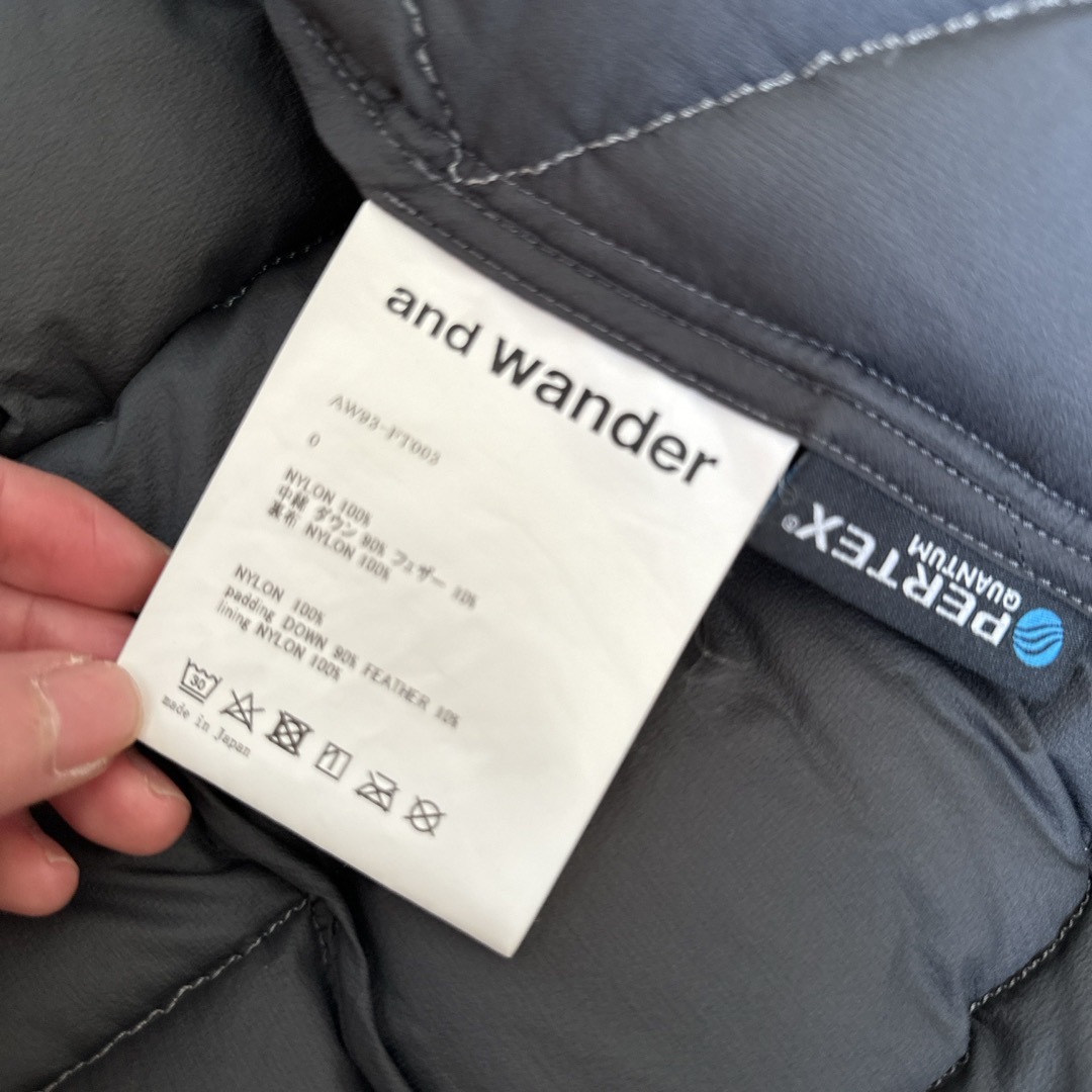 and wander(アンドワンダー)のand wander woman'sダウンジャケット レディースのジャケット/アウター(ダウンジャケット)の商品写真
