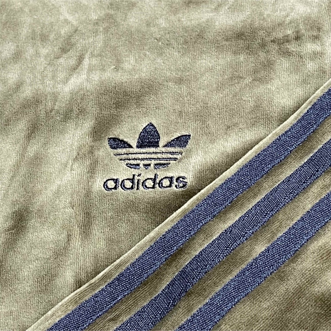 adidas(アディダス)の2XL美品ベロア】アディダス刺繍トラックジャケット古着ジャージ茶カーキブラウン メンズのトップス(ジャージ)の商品写真