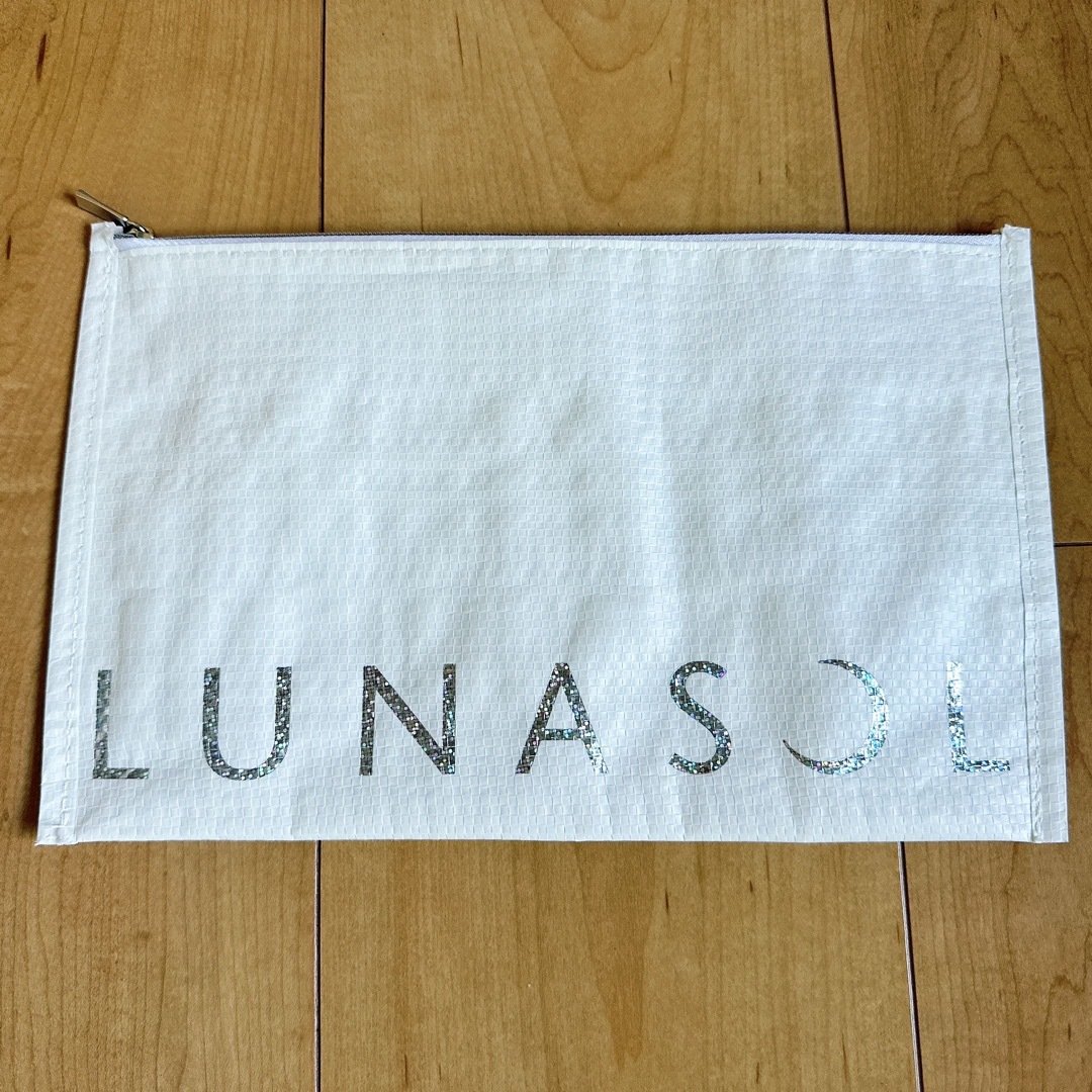 LUNASOL(ルナソル)のLUNASOL ポーチ レディースのファッション小物(ポーチ)の商品写真