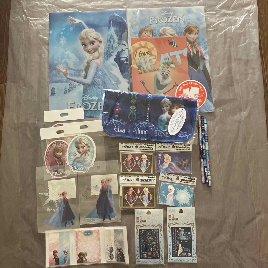 アナ雪　frozen 色々セット　新品！ エンタメ/ホビーのおもちゃ/ぬいぐるみ(キャラクターグッズ)の商品写真