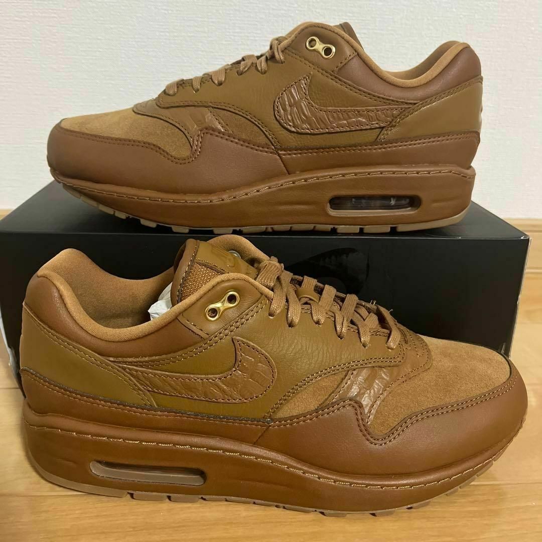 NIKE(ナイキ)のNIKE W AIR MAX 1 '87 NBHD ナイキ エア マックス 1 メンズの靴/シューズ(スニーカー)の商品写真