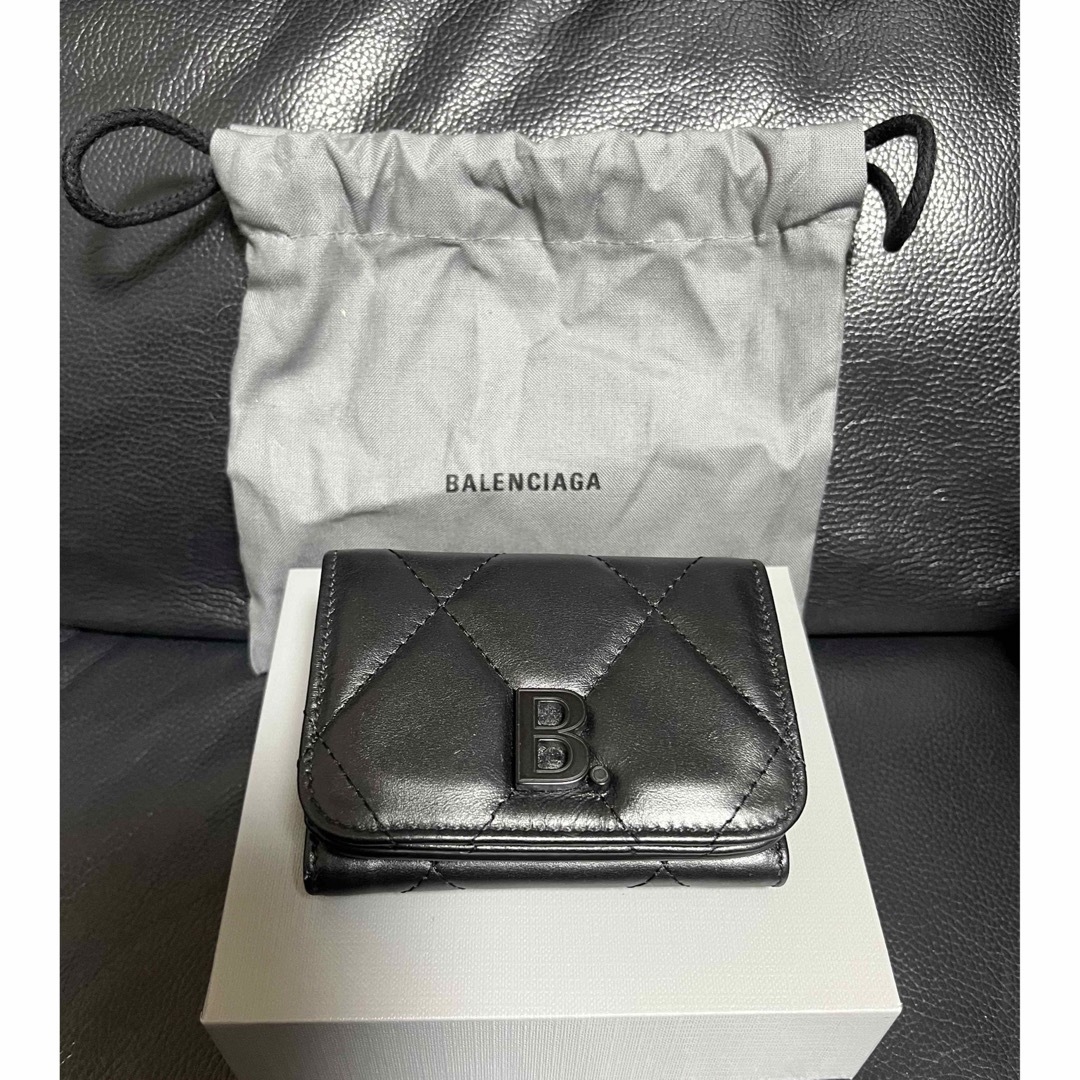 ブラック財布バレンシアガ　三つ折り財布　ブラック　キルティングデザイン