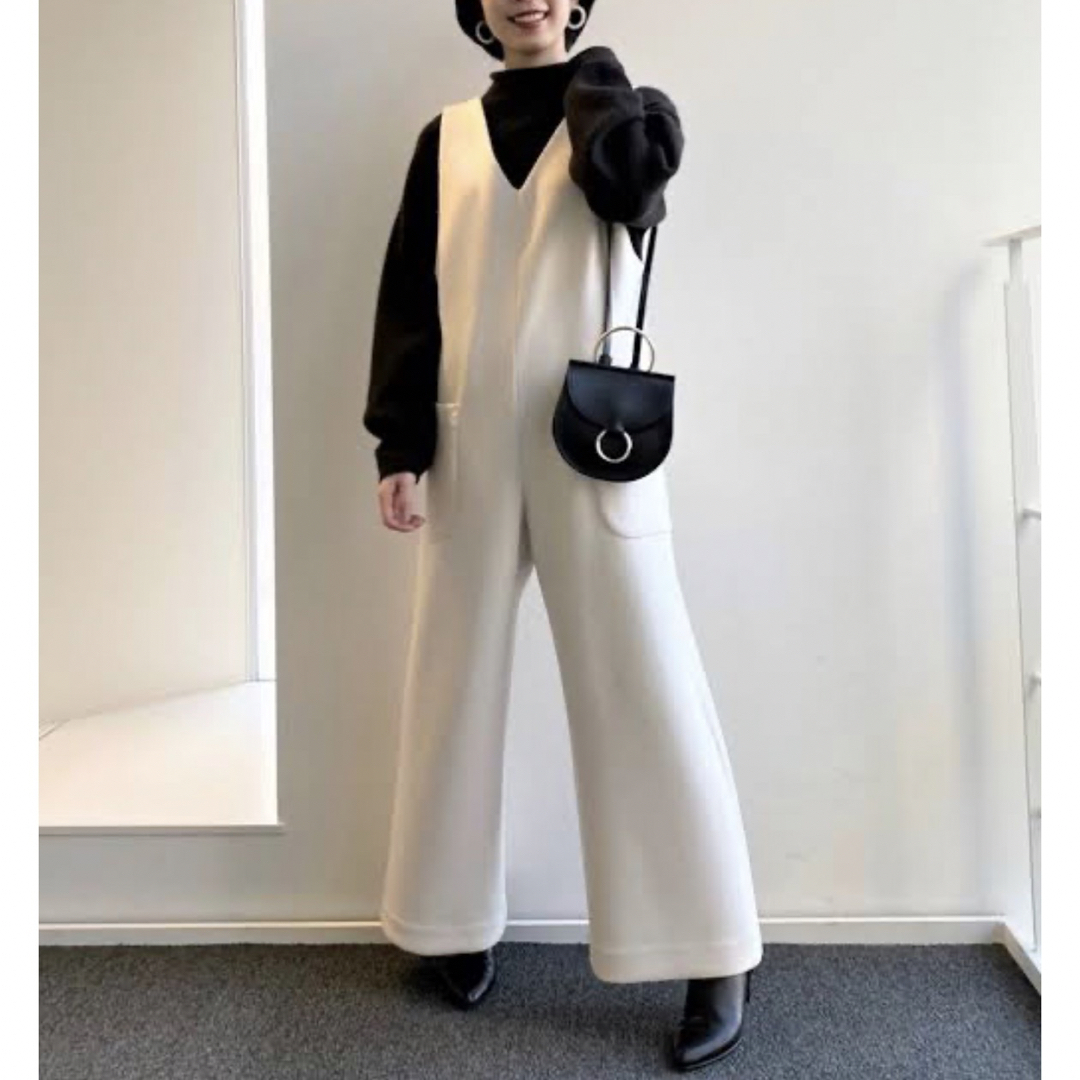 23区 - 23区 ハイストレッチダンボールVネック サロペット