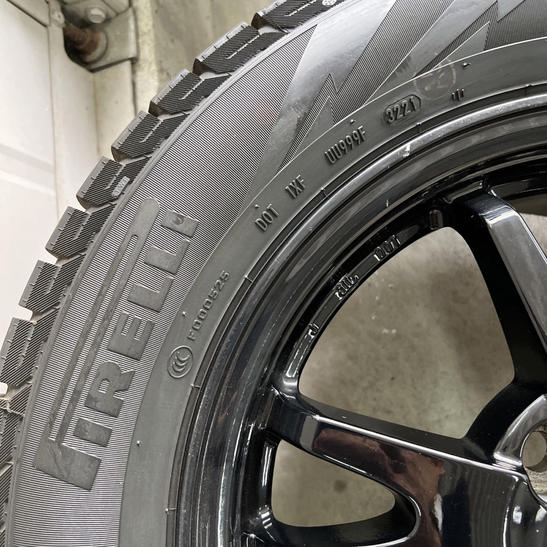 美品トヨタ純正 30プリウス後期 スタッドレス バリ山2021年製ピレリー-