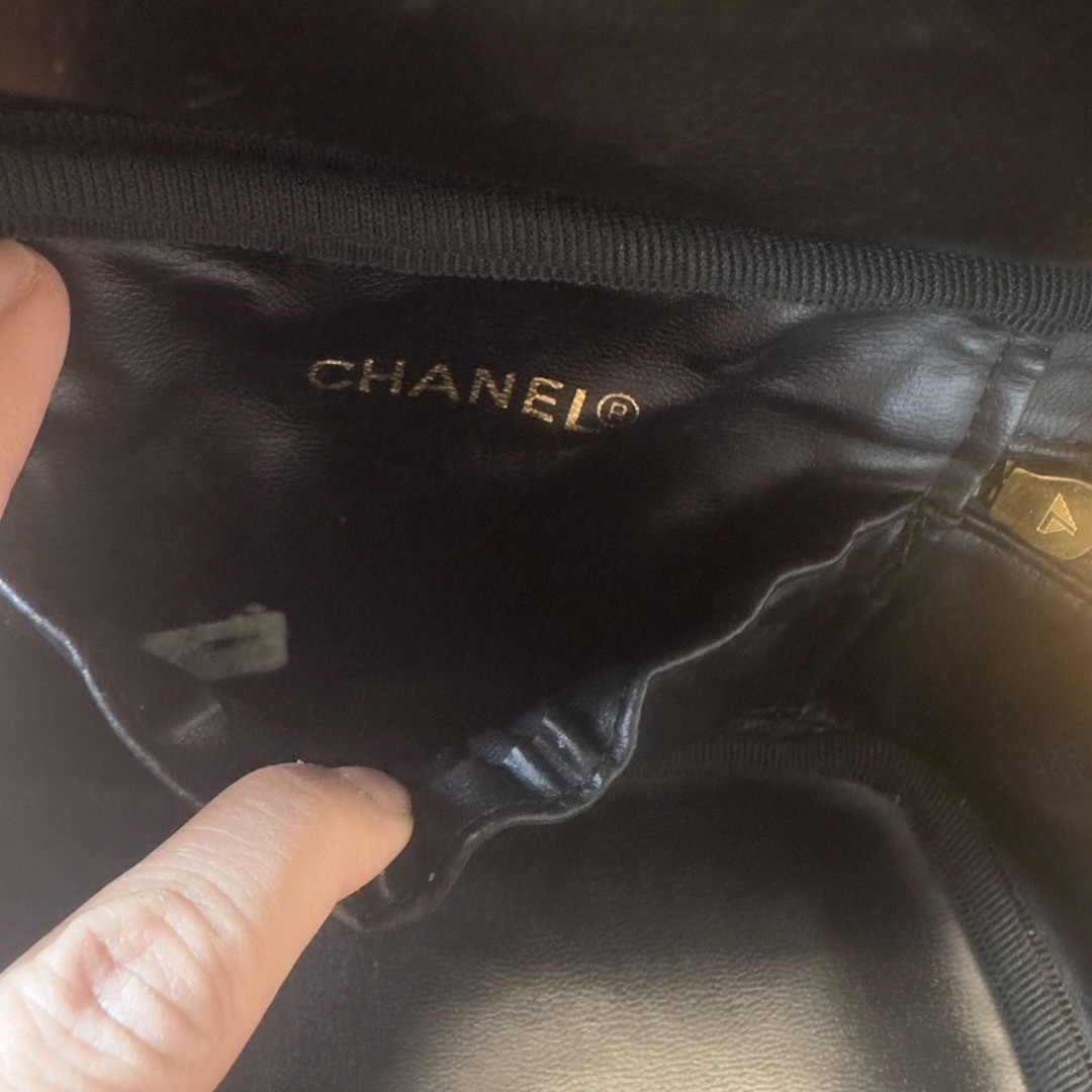 CHANEL(シャネル)のシャネル/CHANEL 横型バニティバッグ 化粧ポーチ レーディス 黒 レディースのファッション小物(ポーチ)の商品写真