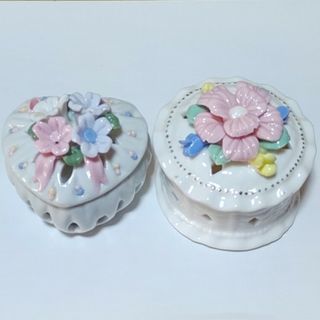 陶器の花の小物入れ2個セット(小物入れ)