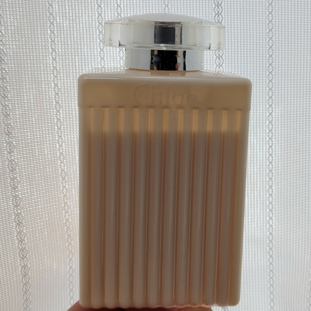 Chloe(クロエ)のクロエ ボディローション 200ml 開封済 コスメ/美容の香水(香水(女性用))の商品写真