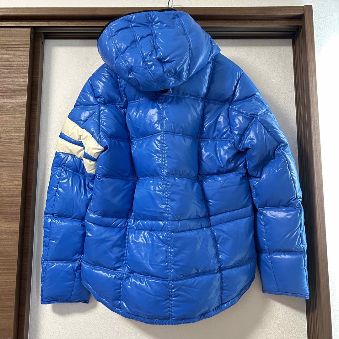 MONCLER(モンクレール)の美品　希少　モンクレール　ダウンジャケット　ブルー　 メンズのジャケット/アウター(ダウンジャケット)の商品写真