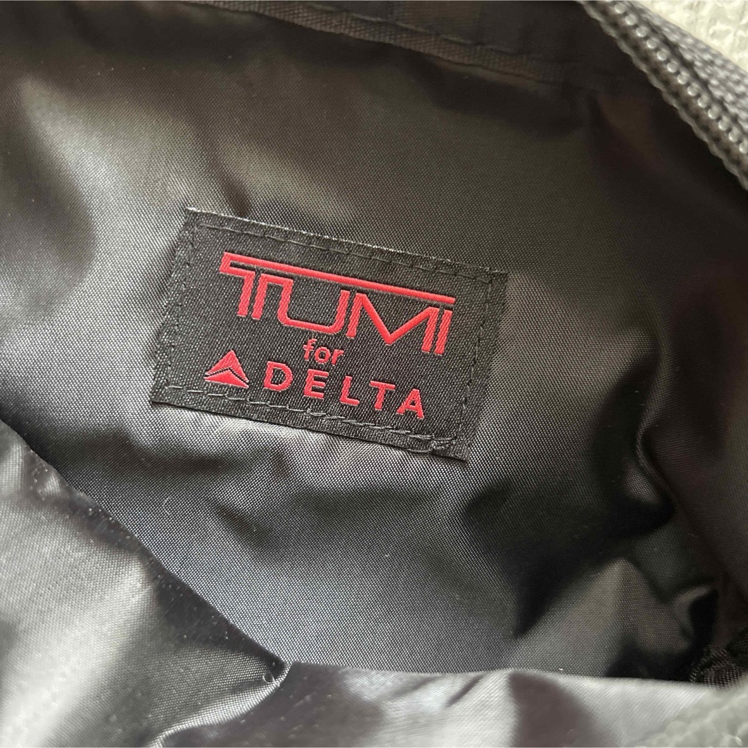 DELTA(デルタ)のDELTA TUMI ビジネスクラスアメニティー インテリア/住まい/日用品の日用品/生活雑貨/旅行(旅行用品)の商品写真