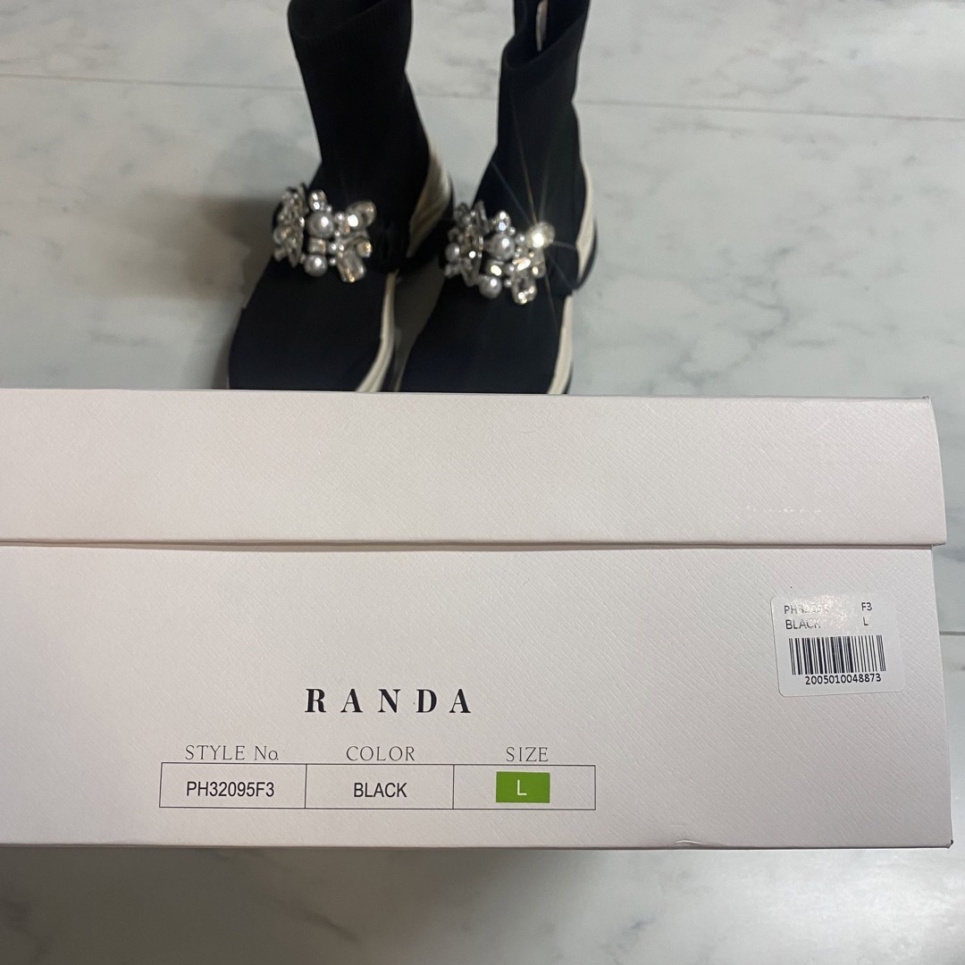 RANDA(ランダ)のビジュー×パールソックススニーカー　randa ランダ　黒　ブーツ レディースの靴/シューズ(ブーツ)の商品写真