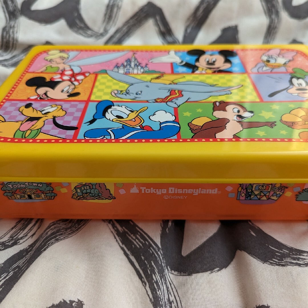 Disney(ディズニー)のディズニー　折り畳みランチボックス エンタメ/ホビーのおもちゃ/ぬいぐるみ(キャラクターグッズ)の商品写真