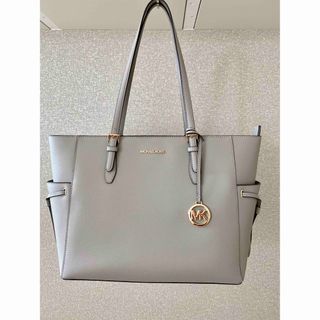 マイケルコース(Michael Kors)の⭕️再値下げ❗️MICHAEL KORS トートバッグ(色グレー)(トートバッグ)