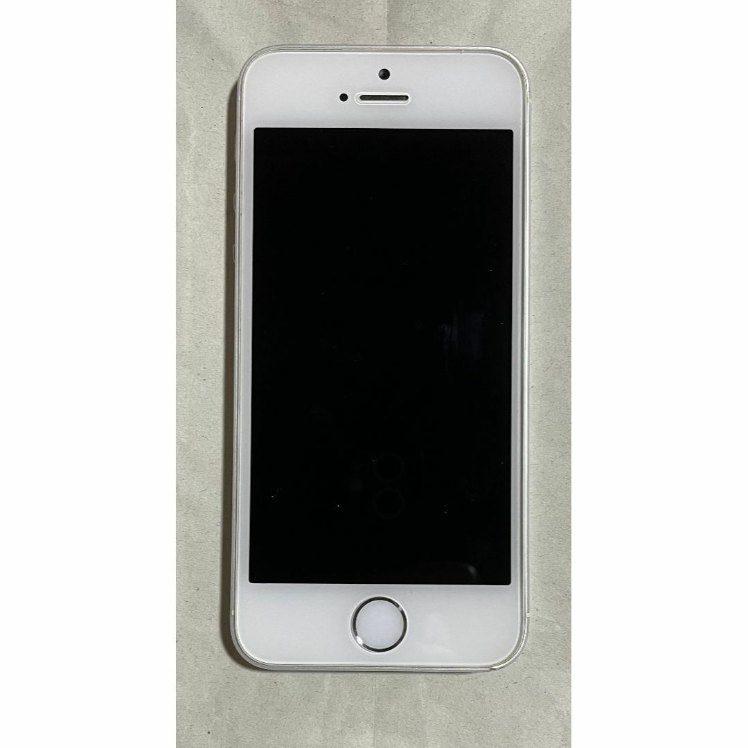 ドコモ iPhone 5S シルバー 32GB スマホ/家電/カメラのスマートフォン/携帯電話(スマートフォン本体)の商品写真