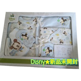 ディズニー(Disney)の【新品】定価5,500円　ベビー服5点セット　Disnyミッキー(ロンパース)