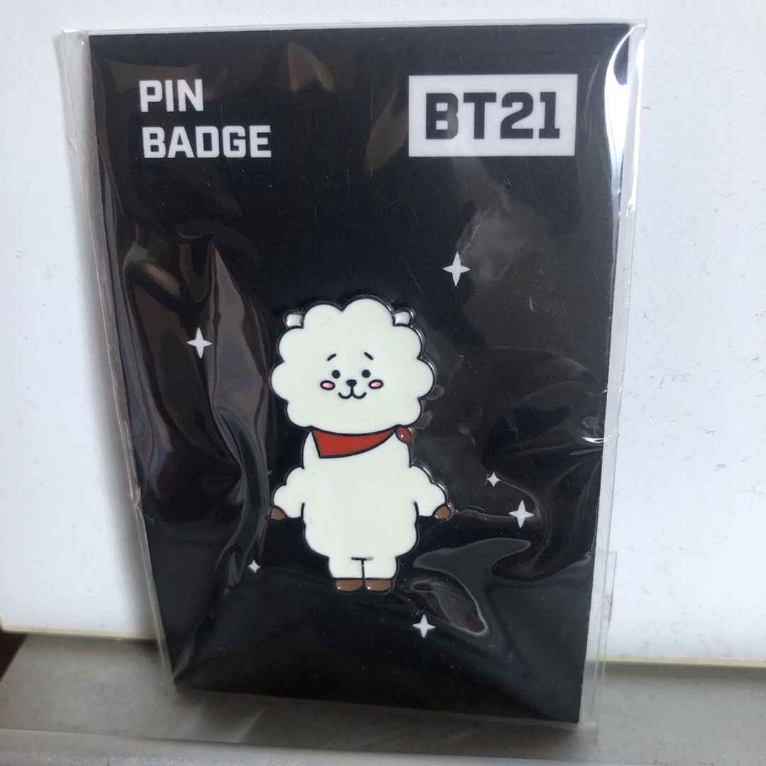 BT21(ビーティーイシビル)のBTS JIN RJ monopoly ピンバッジ エンタメ/ホビーのタレントグッズ(アイドルグッズ)の商品写真