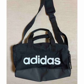 アディダス(adidas)のアディダス　ショルダーバッグ(ショルダーバッグ)