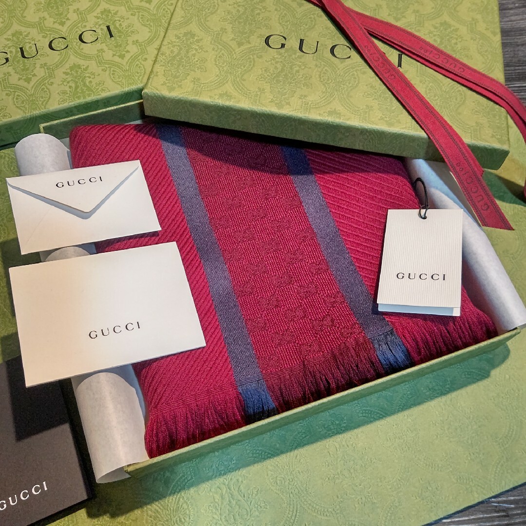 Gucci(グッチ)の❤極希少カラー❤美品箱付き❤GUCCI マフラー ストール ❤ワインレッド❤ レディースのファッション小物(マフラー/ショール)の商品写真