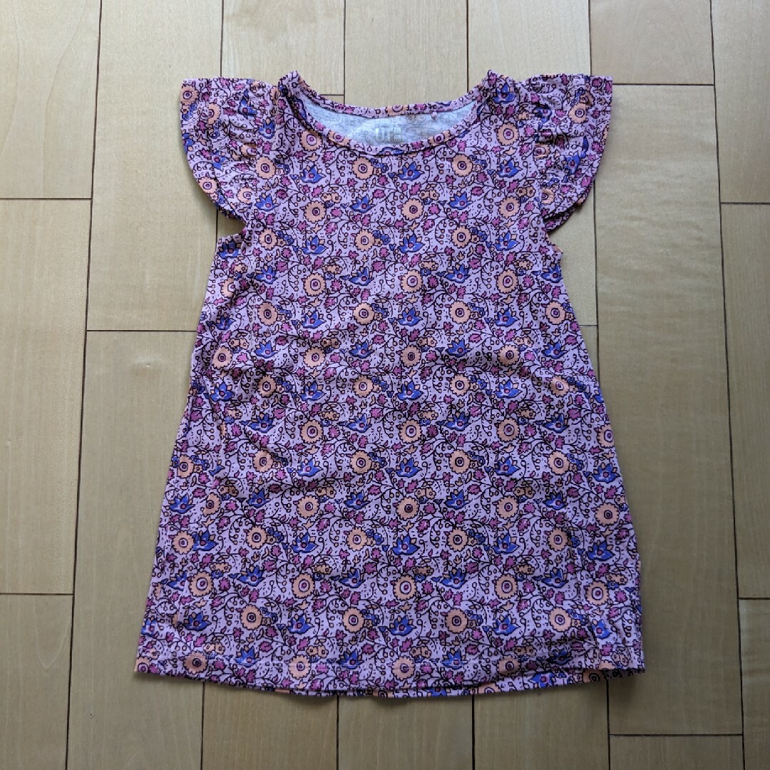 UNIQLO(ユニクロ)のユニクロ　UT　120サイズ キッズ/ベビー/マタニティのキッズ服女の子用(90cm~)(Tシャツ/カットソー)の商品写真