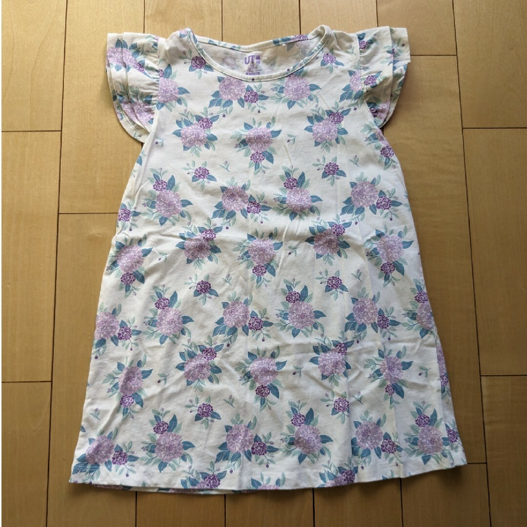 UNIQLO(ユニクロ)のユニクロ　UT　140サイズ キッズ/ベビー/マタニティのキッズ服女の子用(90cm~)(Tシャツ/カットソー)の商品写真