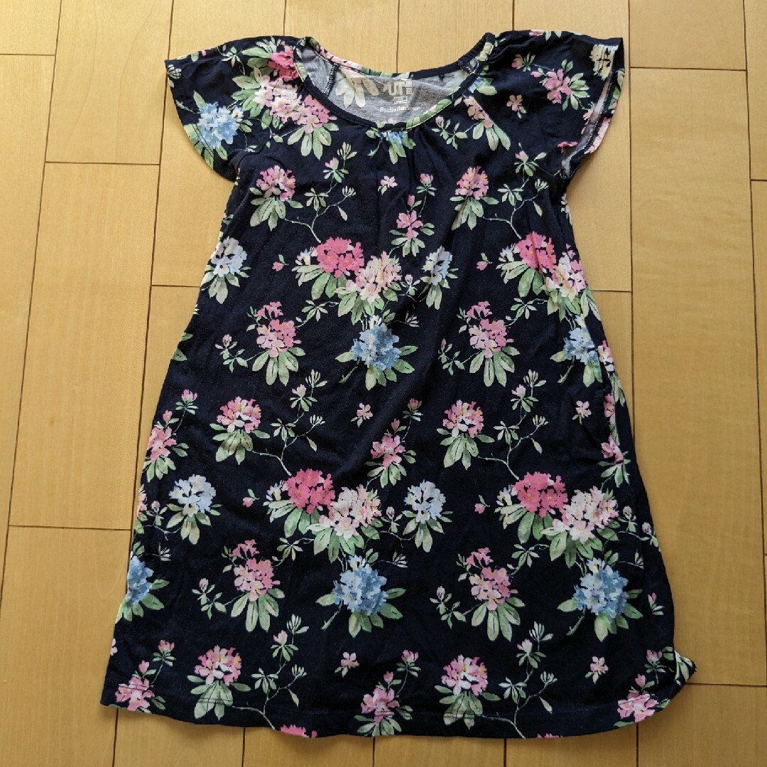 UNIQLO(ユニクロ)のユニクロ　UT　110サイズ キッズ/ベビー/マタニティのキッズ服女の子用(90cm~)(Tシャツ/カットソー)の商品写真