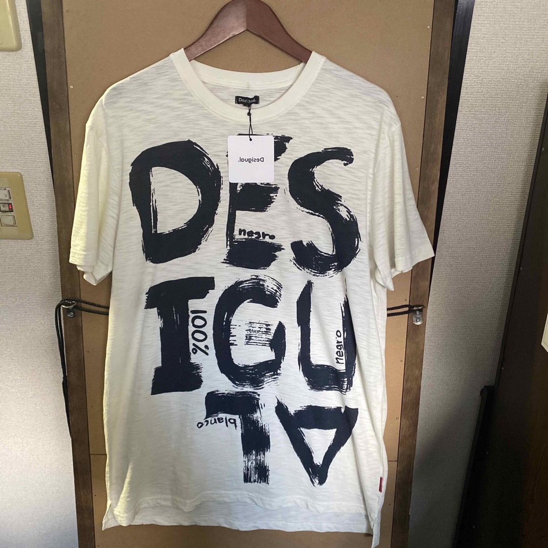 DESIGUAL(デシグアル)の【新品】Dsigual 手書き風 プリントTシャツ Lサイズ メンズのトップス(Tシャツ/カットソー(半袖/袖なし))の商品写真